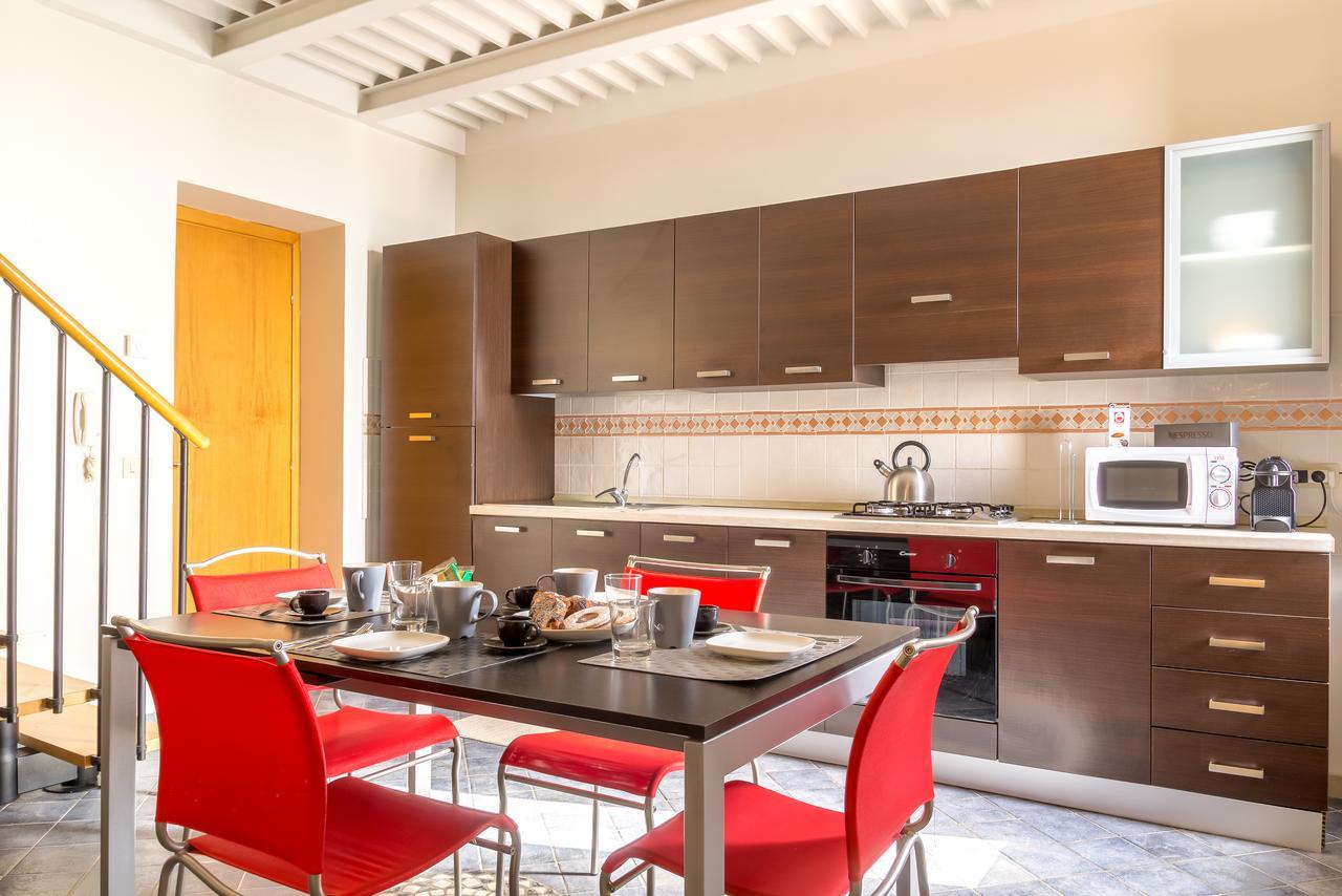 Amartia Apartments Taormina Buitenkant foto