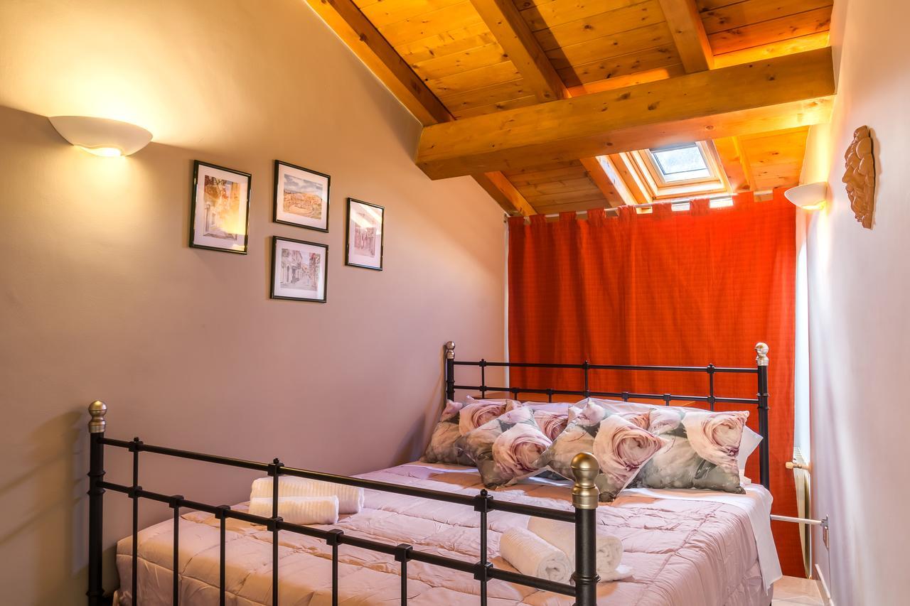 Amartia Apartments Taormina Buitenkant foto