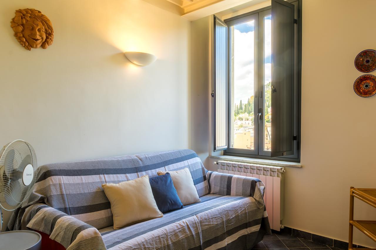 Amartia Apartments Taormina Buitenkant foto