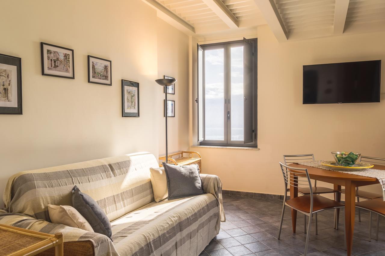 Amartia Apartments Taormina Buitenkant foto
