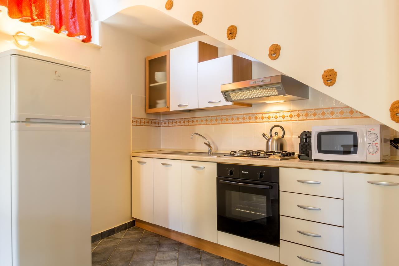 Amartia Apartments Taormina Buitenkant foto