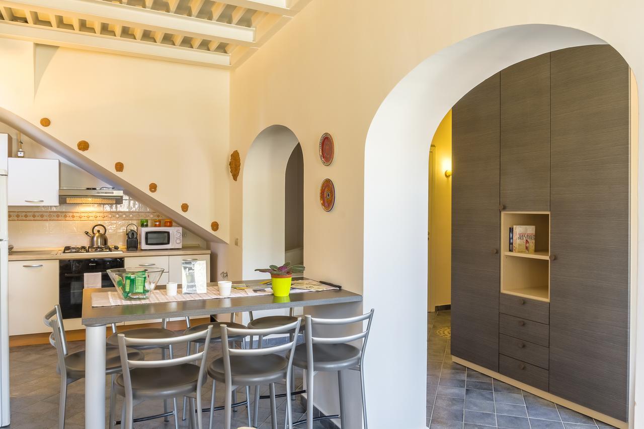 Amartia Apartments Taormina Buitenkant foto